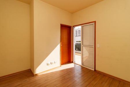 Casa à venda com 115m², 2 quartos e 4 vagas Casa à venda com 115m², 2 quartos e 4 vagasSuíte