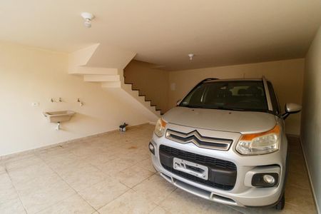 Casa à venda com 115m², 2 quartos e 4 vagas Casa à venda com 115m², 2 quartos e 4 vagasGaragem