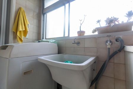 Apartamento à venda com 80m², 3 quartos e 1 vagaÁrea de Serviço