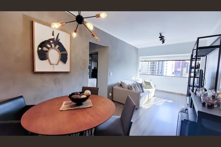 Apartamento à venda com 90m², 2 quartos e 1 vagaSala