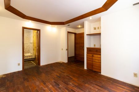 Apartamento à venda com 217m², 3 quartos e 3 vagasSuíte