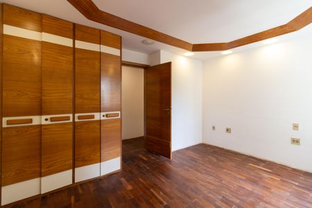 Apartamento à venda com 217m², 3 quartos e 3 vagasQuarto 2