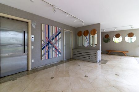 Apartamento à venda com 217m², 3 quartos e 3 vagasÁrea comum - Hall Social