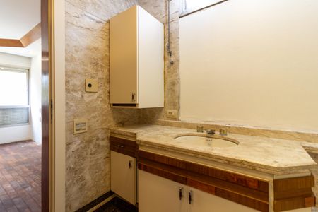 Apartamento à venda com 217m², 3 quartos e 3 vagasBanheiro da Suíte