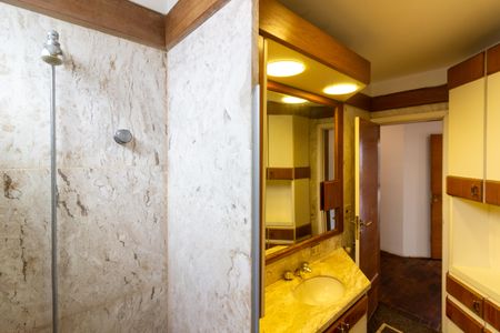 Apartamento à venda com 217m², 3 quartos e 3 vagasBanheiro