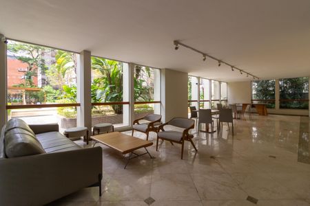 Apartamento à venda com 217m², 3 quartos e 3 vagasÁrea comum - Salão de festas