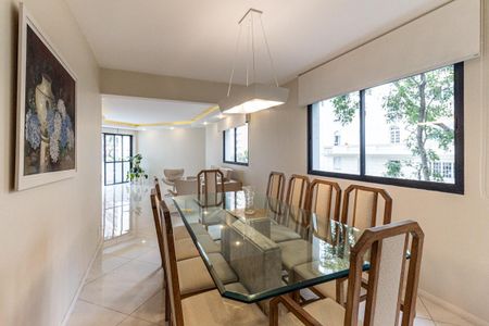 Apartamento à venda com 142m², 3 quartos e 2 vagas Apartamento à venda com 142m², 3 quartos e 2 vagasSala de Jantar