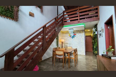 Sala de casa de condomínio à venda com 2 quartos, 200m² em Recreio dos Bandeirantes, Rio de Janeiro