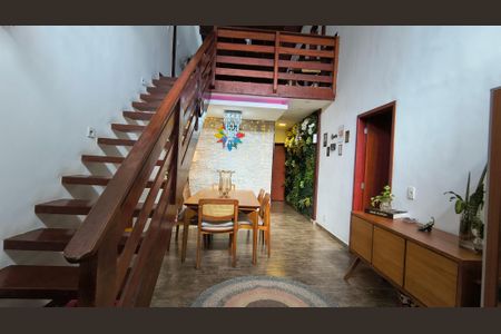 Sala de casa de condomínio à venda com 2 quartos, 200m² em Recreio dos Bandeirantes, Rio de Janeiro