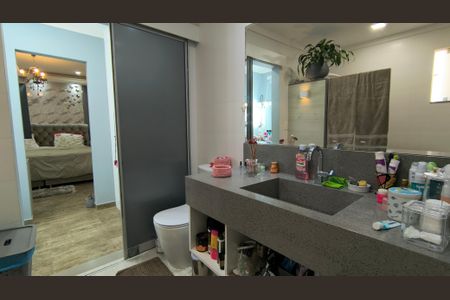 Casa de condomínio à venda com 200m², 2 quartos e 2 vagasBanheiro da Suíte