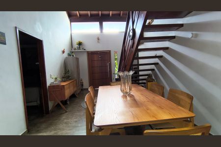 Sala de casa de condomínio à venda com 2 quartos, 200m² em Recreio dos Bandeirantes, Rio de Janeiro