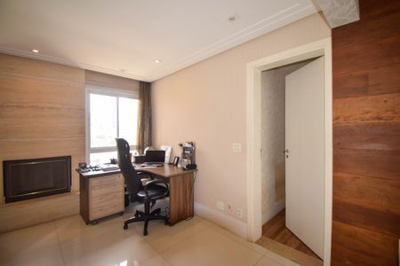 Apartamento à venda com 242m², 4 quartos e 4 vagasEscritório