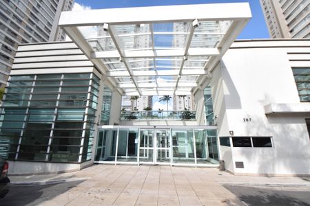 Apartamento à venda com 242m², 4 quartos e 4 vagasFachada