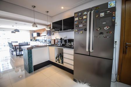 Apartamento à venda com 242m², 4 quartos e 4 vagasCozinha