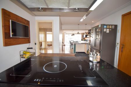 Apartamento à venda com 242m², 4 quartos e 4 vagasCozinha