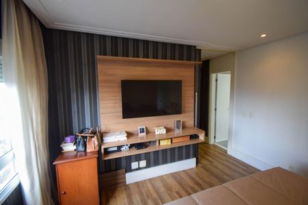 Apartamento à venda com 242m², 4 quartos e 4 vagasSuíte 2