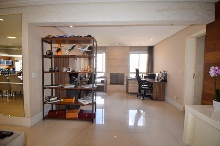 Apartamento à venda com 242m², 4 quartos e 4 vagasEscritório