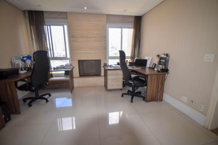 Apartamento à venda com 242m², 4 quartos e 4 vagasEscritório