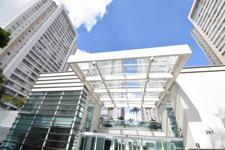 Apartamento à venda com 242m², 4 quartos e 4 vagasFachada