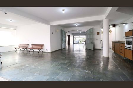 Casa à venda com 4 quartos, 300m² em Jardim Guapira, São Paulo