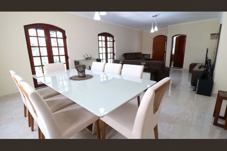 Casa à venda com 4 quartos, 300m² em Jardim Guapira, São Paulo