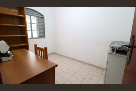 Casa à venda com 4 quartos, 300m² em Jardim Guapira, São Paulo