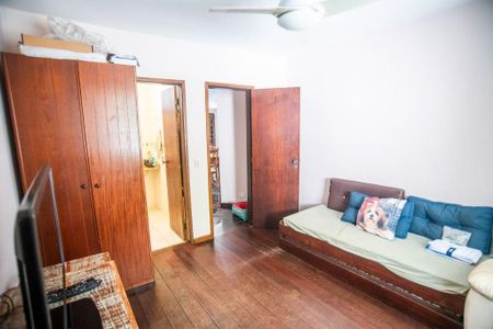 Casa à venda com 4 quartos, 248m² em Matapaca, Niterói