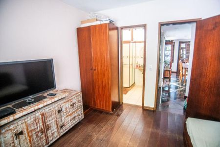 Casa à venda com 4 quartos, 248m² em Matapaca, Niterói