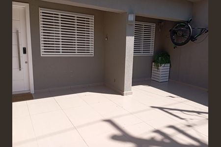 Casa à venda com 180m², 3 quartos e 2 vagas