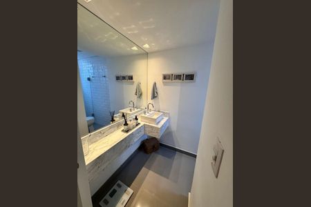 Apartamento à venda com 107m², 2 quartos e 1 vaga