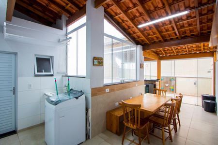 Apartamento à venda com 80m², 2 quartos e 1 vagaÁrea de Serviço