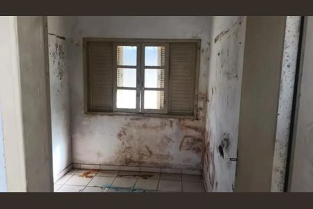 Foto 14 de casa à venda com 4 quartos, 210m² em Parque Boturussu, São Paulo