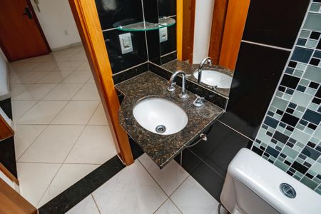 Apartamento à venda com 8469m², 3 quartos e 2 vagasBanheiro Social