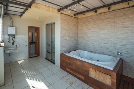 Apartamento à venda com 8469m², 3 quartos e 2 vagasCobertura 