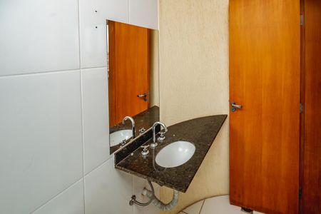 Apartamento à venda com 8469m², 3 quartos e 2 vagasCobertura - Banheiro