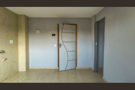 Sala de kitnet/studio para alugar com 1 quarto, 45m² em Vargem Pequena, Rio de Janeiro