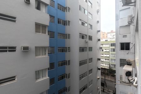 Vista da Sala de apartamento para alugar com 1 quarto, 57m² em Boqueirão, Santos