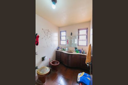 Casa à venda com 480m², 3 quartos e 3 vagasBanheiro Social