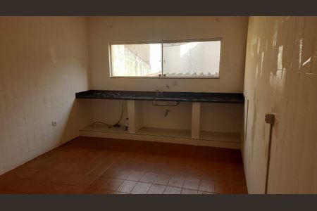 Cozinha de casa à venda com 2 quartos, 150m² em Vila Camilópolis, Santo André