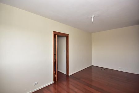 Sala de apartamento à venda com 2 quartos, 60m² em Chácara Agrindus, Taboão da Serra