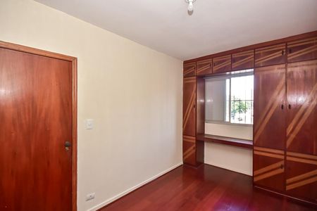 Quarto 2 de apartamento à venda com 2 quartos, 60m² em Chácara Agrindus, Taboão da Serra