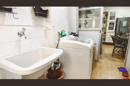 Apartamento à venda com 120m², 3 quartos e 2 vagas Apartamento à venda com 120m², 3 quartos e 2 vagasÁrea de Serviço