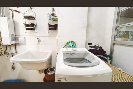 Apartamento à venda com 120m², 3 quartos e 2 vagas Apartamento à venda com 120m², 3 quartos e 2 vagasÁrea de Serviço