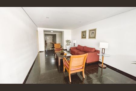 Apartamento à venda com 120m², 3 quartos e 2 vagas Apartamento à venda com 120m², 3 quartos e 2 vagasHall social