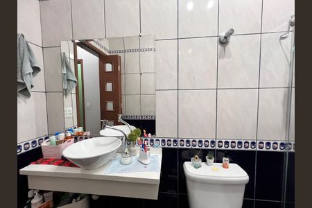 Casa à venda com 250m², 3 quartos e 2 vagasBanheiro 1