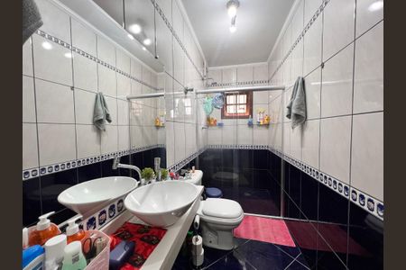 Casa à venda com 250m², 3 quartos e 2 vagasBanheiro 1