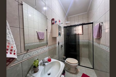 Casa à venda com 250m², 3 quartos e 2 vagasBanheiro 2