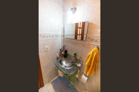 Casa à venda com 89m², 4 quartos e 2 vagasBanheiro Social