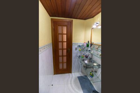 Casa à venda com 89m², 4 quartos e 2 vagasBanheiro Social 2