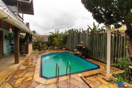 Casa à venda com 89m², 4 quartos e 2 vagasÁrea externa